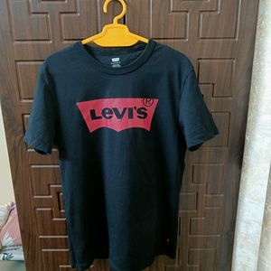 Levis T Shirt