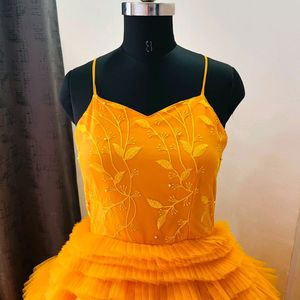 Designer Ruffle Gown 💛With Free HairAccessories😍