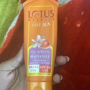 Lotus Herbal Sunscreen