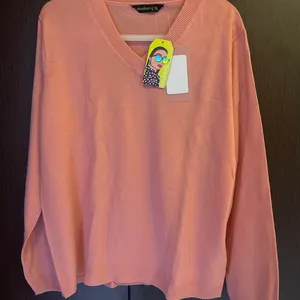 New DressBerry Pink Women’s Sweater