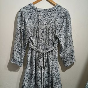 Women Printed Top With Pockets