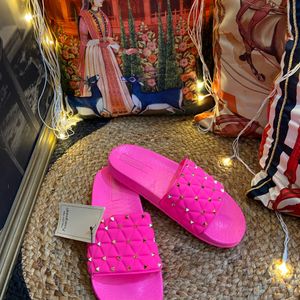 Dressberry Fushia Pink Sliders