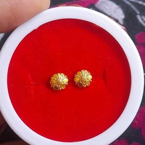 Beautiful New Flower Desine Studs