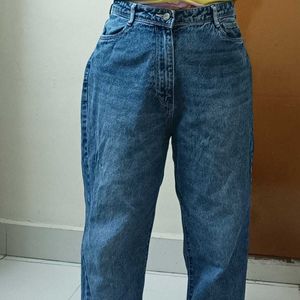 Mom Fit Blue Jeans