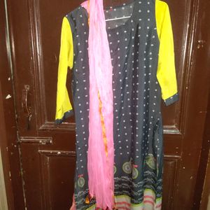 Buy Womwn Kurta Get Dupata Free