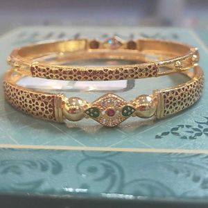 AD Designer Bangle (2pcs)