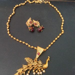 Peacock Design Necklace With Pearl