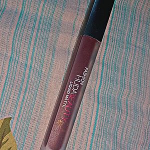 HUDA BEAUTY LIQUID MATTE