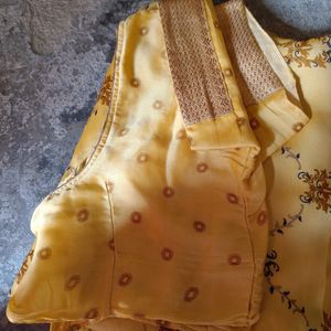 Saree With Stitched Blouse