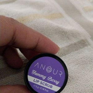 Amour Yemmy Berry Lip Scrub