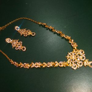 Fashionable Gold Plated Necklace Set