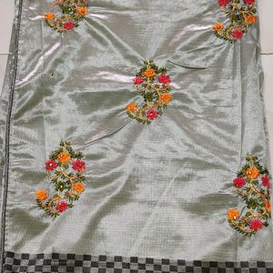 😍🌷New Beautiful Greyish Art Slik Saree😍🌷