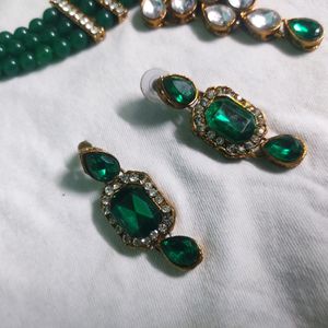 Beautiful Green Necklace Set
