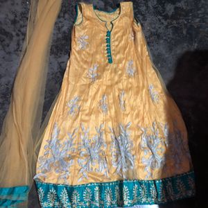 Unused Kurta With Dupaata