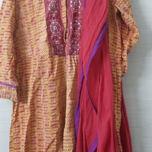 Kurta With Shawl From Biba