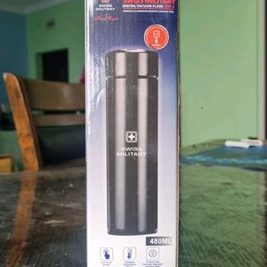 SWISS MILITARY Digital Vacuum Flask-Black