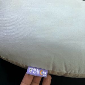 Mi Arcus Nursing And Feeding Pillow(Never Used)