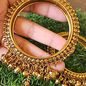 2.6 Golden Coloured Bangles