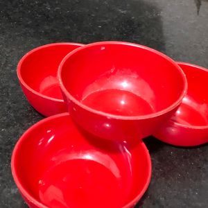 4 Small Bowls