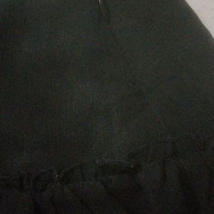 FRILLY BLACK SHORT SKIRT