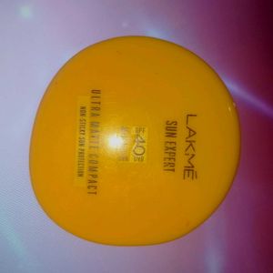 Lakme Sun Expert Ultra Matte Compact SPF 40