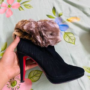 Black heel boots