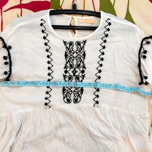 Dressberry Branded White Top With Black Embroidery