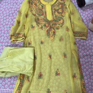 Colourful Chikankari kurta😊