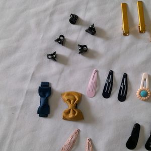 30 Peices Of Hair Clips For Girl's