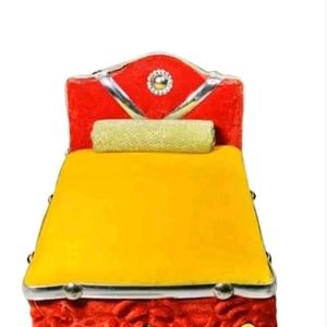 Laddu Gopal Bed