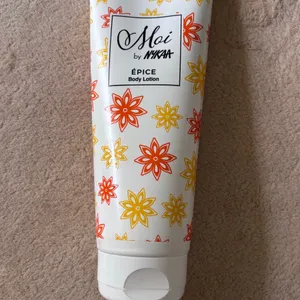 Moi By Nykaa (Epice Body Lotion)