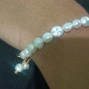 Pebble Shell Pearl Adjustable Bracelet