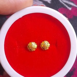 Beautiful New Flower Desine Studs