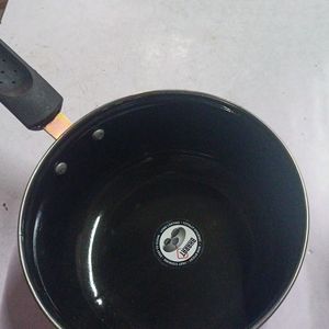 Heavy Non Stick Souce Pan .