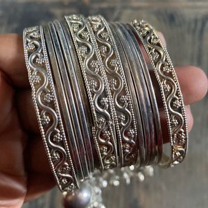 JUMKA HANGING SILVER BANGLES