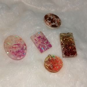 Resin pendant