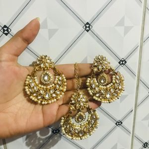 Earrings With Tika