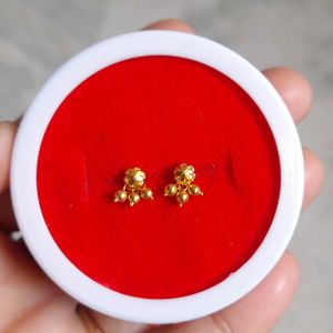 Beautiful New Flower Desine Studs Earrings