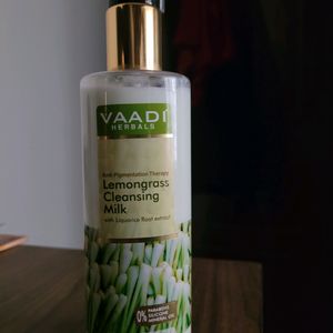 Vaadi Herbals Lemongrass Cleansing Milk