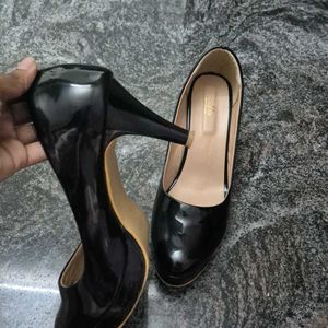 Black Pointed Heels