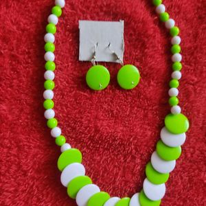 Green beaded Necklace And Earrings Set