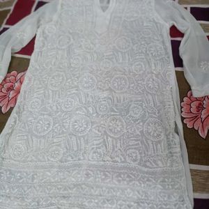 Chikankari Kurti.