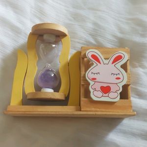 Hourglass Pen Stand