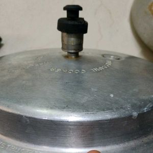 5 Ltr Aluminium Pressure Cooker Used