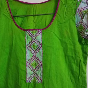 Green Kurti