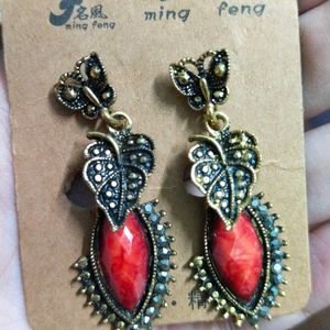 Unique Beautiful Earings For College Use