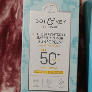 Dot & Key Blueberry Barrier Repair Sunscreen Spf50