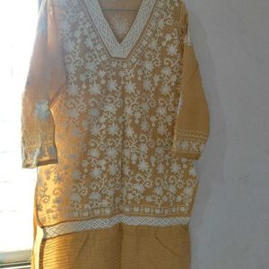 Chikankari Kurta In Cream And White