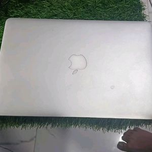 Apple Macbook