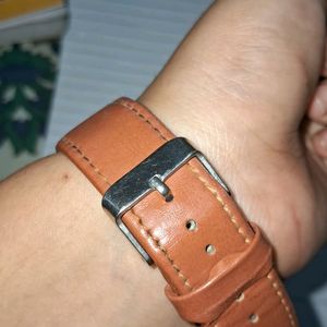 wrist watch witnout battery or cell